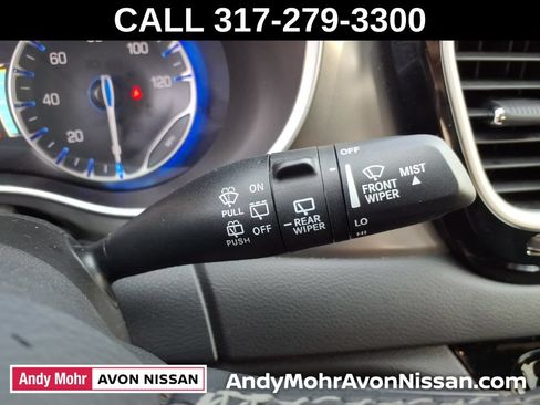 Used 2025 Chrysler Pacifica Select FWD image 26