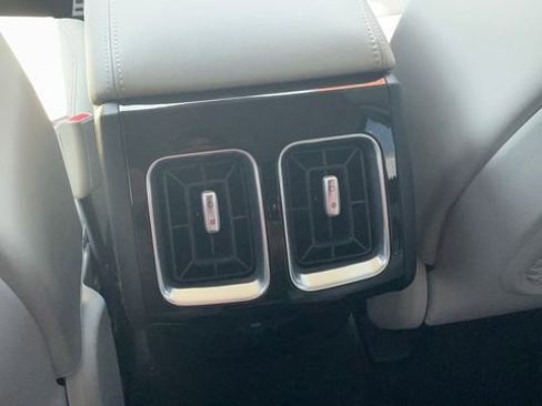 Certified 2025 Kia Sorento SX image 37