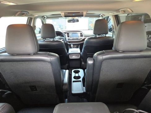 Used 2014 Toyota Highlander Limited FWD image 7