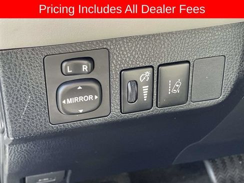 Used 2018 Toyota RAV4 LE AWD/4WD image 19