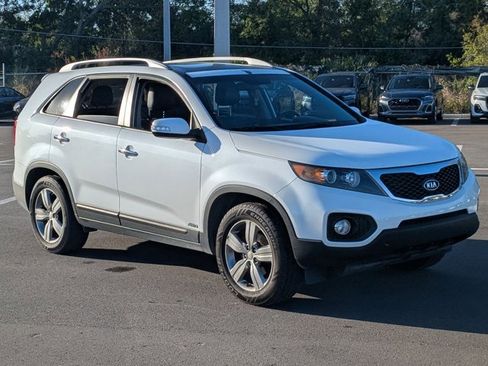 Used 2013 Kia Sorento EX w/ EX V6 Premium Pkg image 3