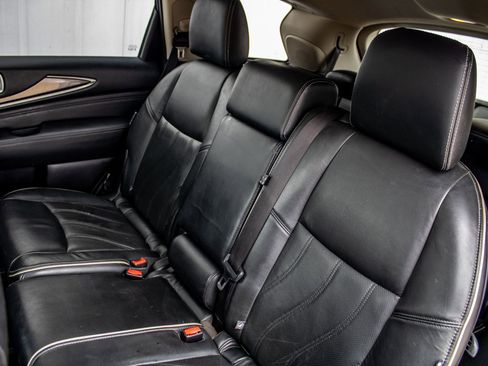 Used 2019 INFINITI QX60 Luxe w/ Essential Package image 22