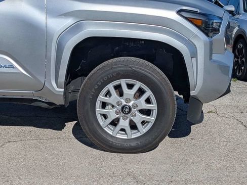 Used 2024 Toyota Tacoma SR5 AWD/4WD image 11