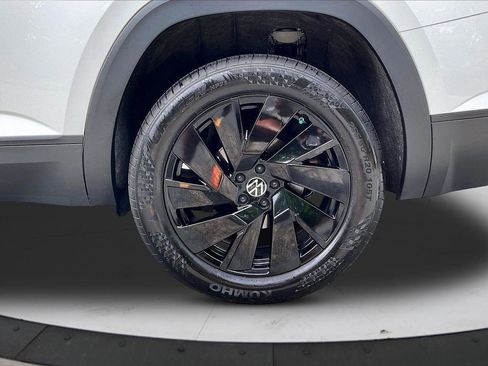 Used 2025 Volkswagen Atlas SE w/ Black Wheel Package AWD/4WD image 36