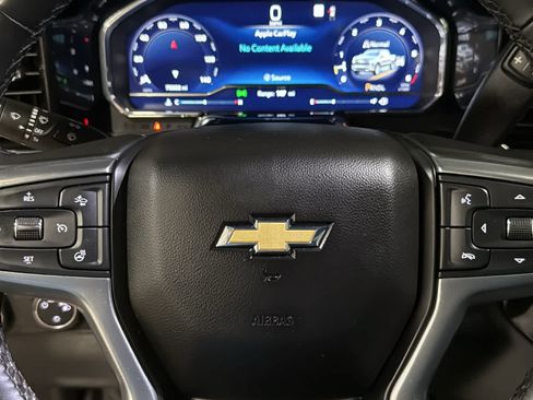 Used 2023 Chevrolet Silverado 1500 LT w/ Z71 Off-Road Package AWD/4WD image 11
