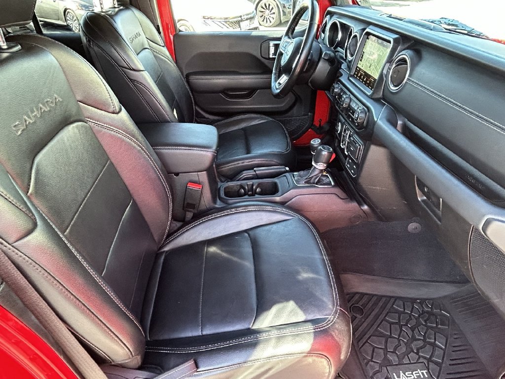Used 2023 Jeep Wrangler Unlimited Sahara w/ Cold Weather Group AWD/4WD image 9