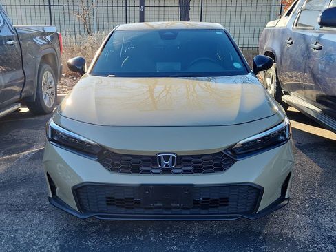 Used 2025 Honda Civic Sport image 2