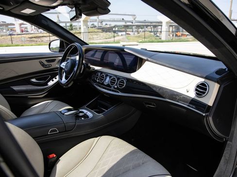 Used 2020 Mercedes-Benz S 560 Sedan image 26