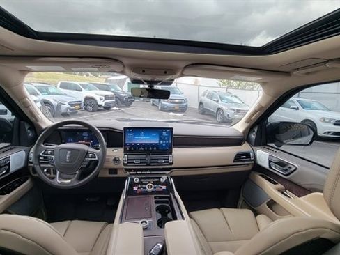 Used 2024 Lincoln Navigator L Reserve AWD/4WD image 13