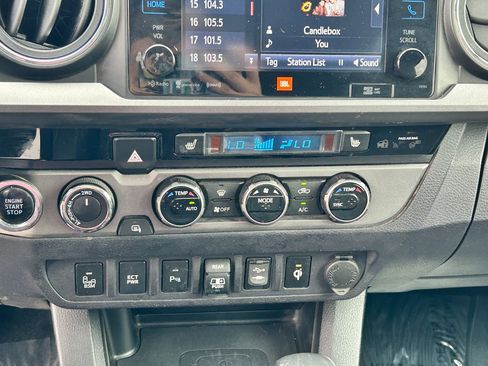 Used 2018 Toyota Tacoma TRD Off-Road w/ TRD Premium Off Road Package image 21