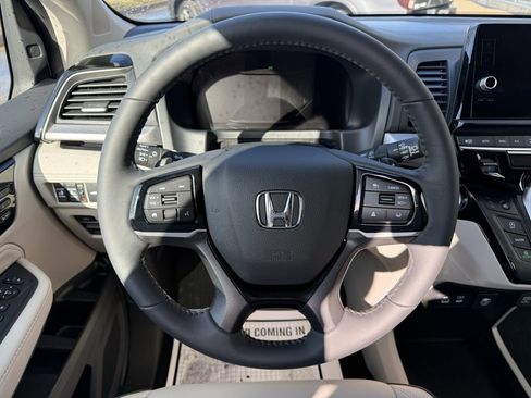 Used 2026 Honda Odyssey Touring image 16