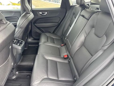 Used 2023 Volvo XC60 B5 Ultimate w/ Climate Package image 9