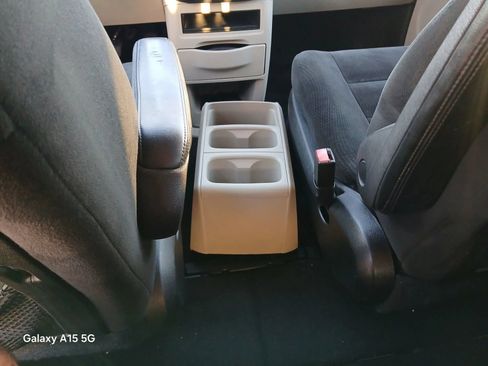 Used 2016 Dodge Grand Caravan SE w/ Quick Order Package 29E SE FWD image 24