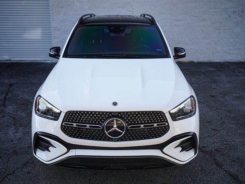 Used 2024 Mercedes-Benz GLE 450e 4MATIC image 5