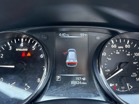 Used 2017 Nissan Rogue SV image 13