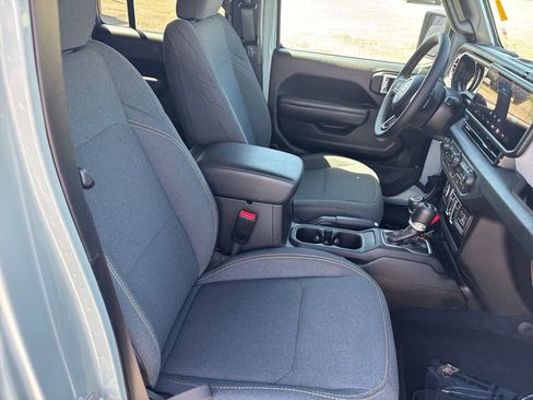 Used 2024 Jeep Wrangler Unlimited Sport AWD/4WD image 33