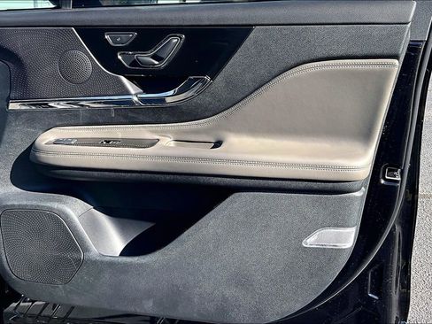 Used 2025 Lincoln Corsair Premiere image 24