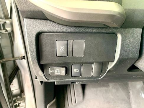 Used 2021 Toyota Tacoma SR5 w/ Technology Package AWD/4WD image 29
