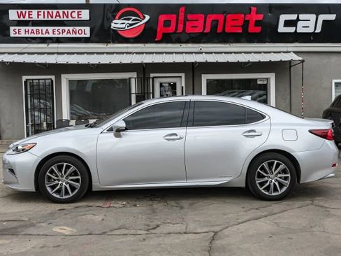 Used 2016 Lexus ES 300h image 16