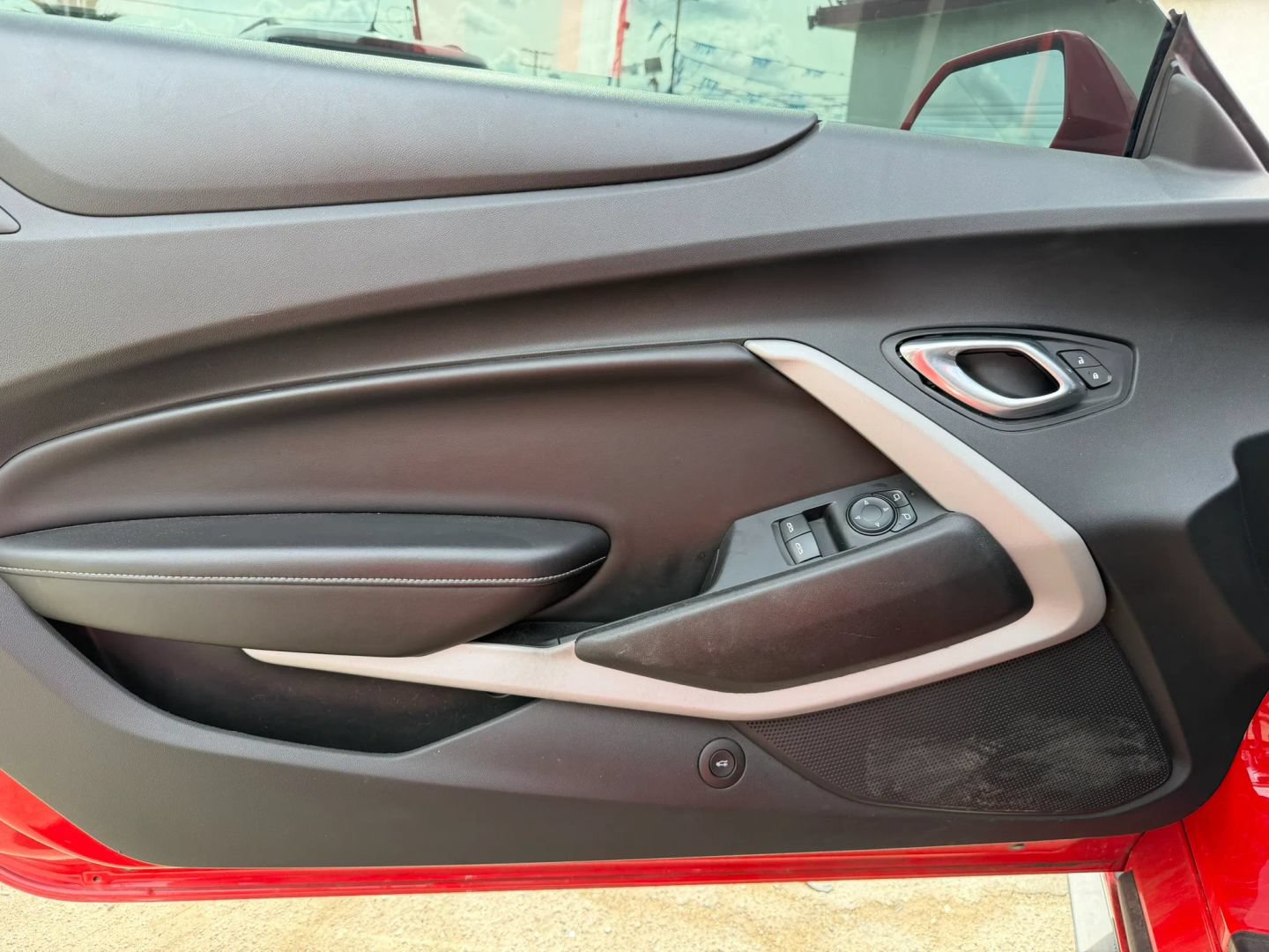 Used 2018 Chevrolet Camaro SS RWD image 9
