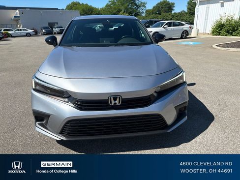 Used 2024 Honda Civic Sport image 2