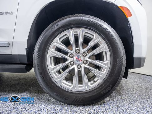 Used 2023 GMC Yukon SLT AWD/4WD image 42