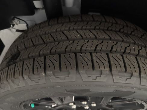 New 2025 Ford Maverick XLT w/ XLT Luxury Package image 14