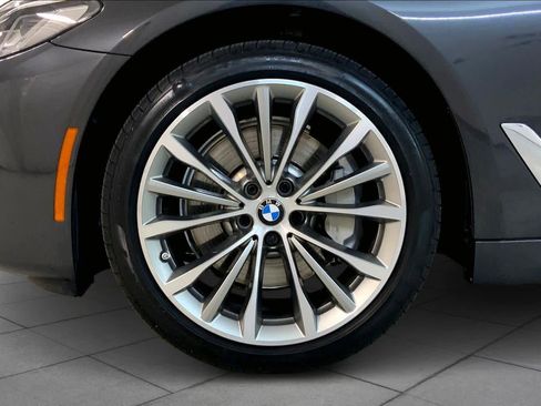 Certified 2023 BMW 530i xDrive w/ Premium Package image 10