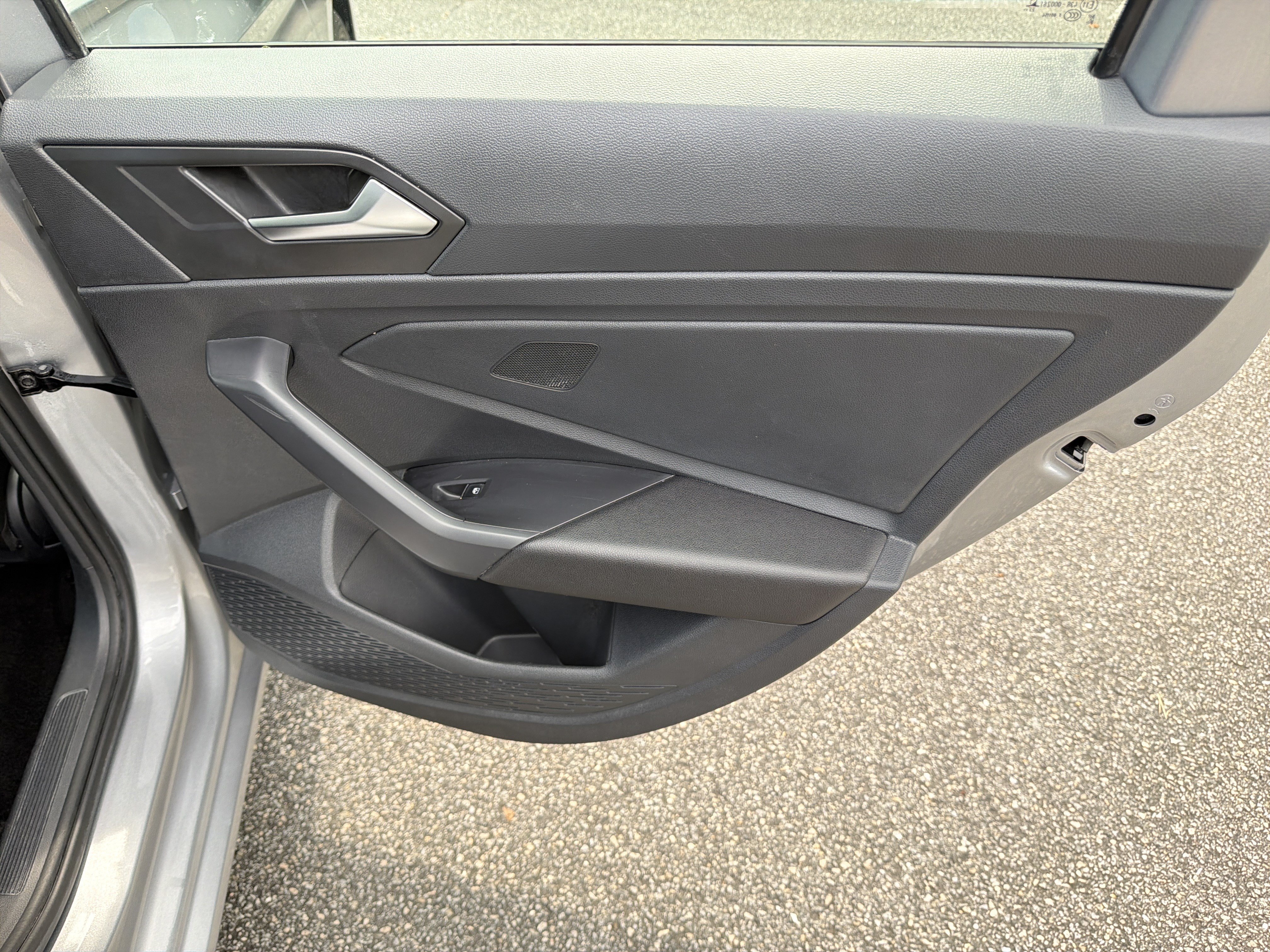 Used 2024 Volkswagen Jetta SE FWD image 16