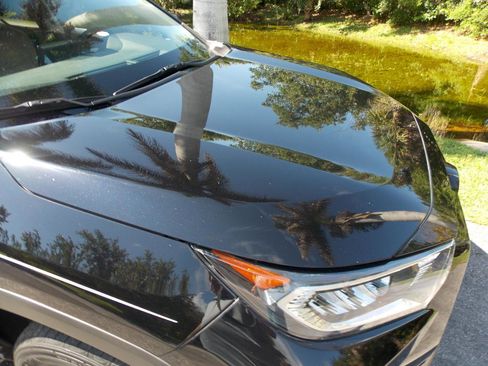 Used 2021 Toyota RAV4 XLE w/ Convenience Package FWD image 31