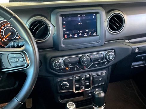 Used 2019 Jeep Wrangler Unlimited Sport S image 6