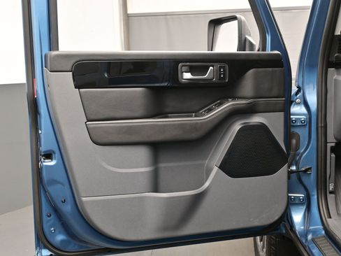 Used 2024 INEOS Grenadier Fieldmaster Edition image 9