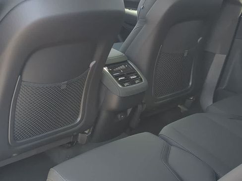 New 2026 Volvo XC90 B5 Core AWD/4WD image 17