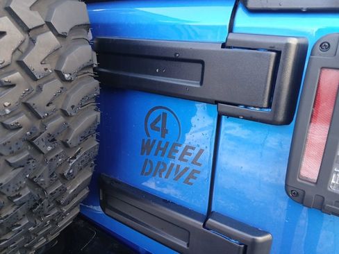 Used 2016 Jeep Wrangler Sport image 10