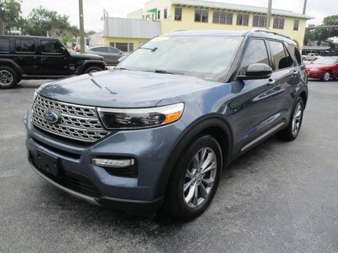 Used 2021 Ford Explorer Limited w/ Equipment Group 301A RWD image 4