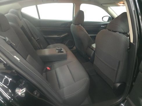 Used 2024 Nissan Altima 2.5 SV image 6