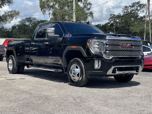 Used 2020 GMC Sierra 3500 Denali w/ Technology Package AWD/4WD image 10