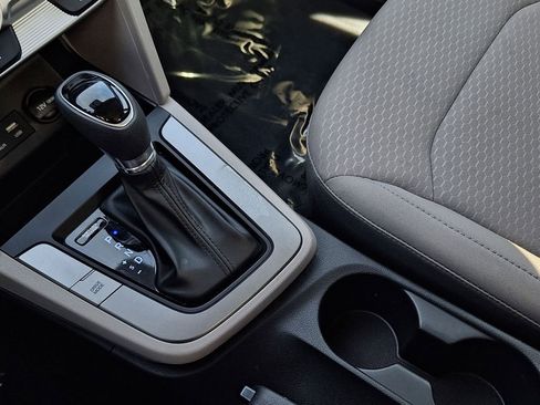 Used 2019 Hyundai Elantra SE image 20