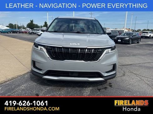 Used 2024 Kia Carnival EX FWD image 8