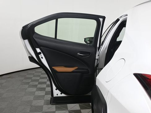 Used 2019 Lexus UX 200 w/ Premium Package FWD image 30