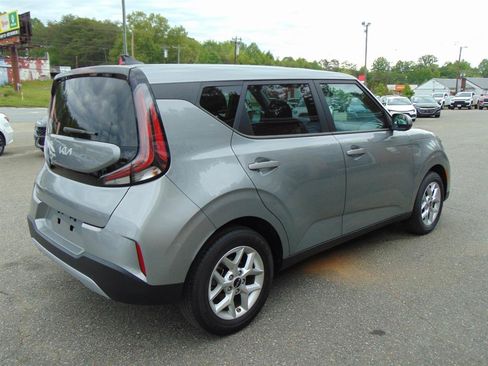 Used 2024 Kia Soul LX w/ Option Group 015 FWD image 5