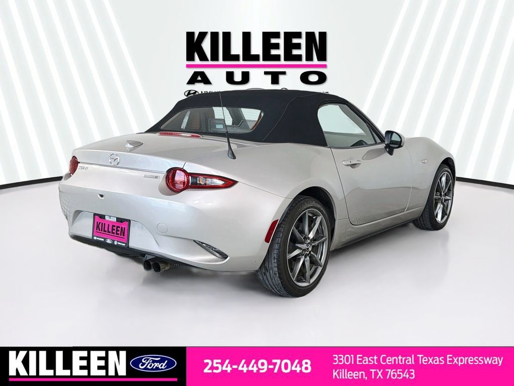 Used 2022 MAZDA MX-5 Miata Grand Touring w/ Weather Package RWD image 9