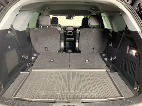 Used 2022 Ford Explorer Limited w/ Class IV Trailer Tow Package AWD/4WD image 29