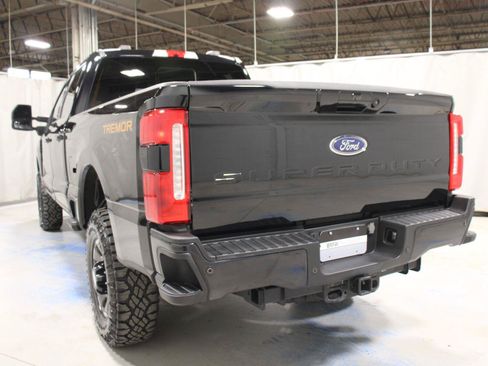 Used 2023 Ford F250 Lariat w/ Lariat Ultimate Package AWD/4WD image 15