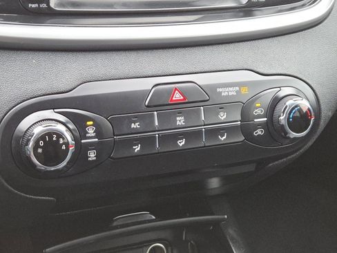 Used 2019 Kia Sorento L image 28
