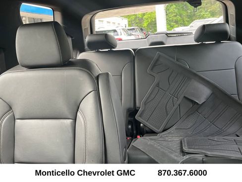 Used 2023 Chevrolet Traverse LT w/ LT Premium Package AWD/4WD image 24