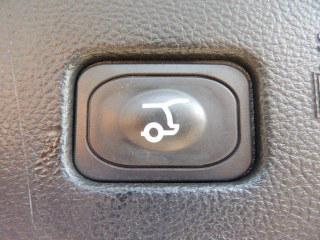 Used 2018 Ford Edge Titanium w/ Ford Safe & Smart Package FWD image 27
