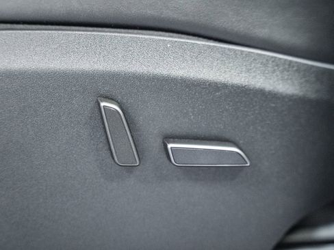 Used 2024 Tesla Model Y Long Range image 38