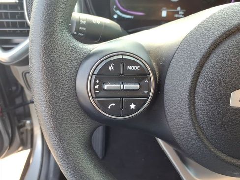 Used 2025 Kia Soul LX w/ LX Technology Package FWD image 20