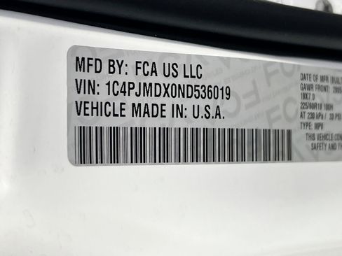 Used 2022 Jeep Cherokee Limited image 29